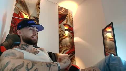 Snapshot of luke_davis01 chatting on 03/17/26, 01:03 LUKE online show from 03/17/26, 01:03