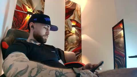 Snapshot of luke_davis01 chatting on 03/18/26, 01:14 LUKE online show from 03/18/26, 01:14