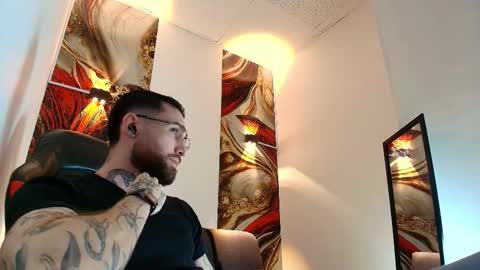 Snapshot of luke_davis01 chatting on 03/19/26, 01:15 LUKE online show from 03/19/26, 01:15