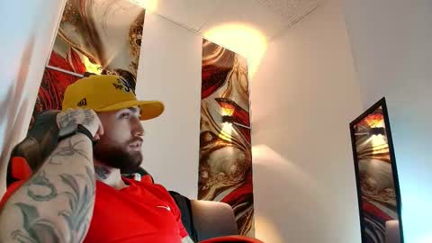 Snapshot of luke_davis01 chatting on 03/21/26, 01:05 LUKE online show from 03/21/26, 01:05