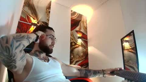 Snapshot of luke_davis01 chatting on 03/27/26, 01:11 LUKE online show from 03/27/26, 01:11