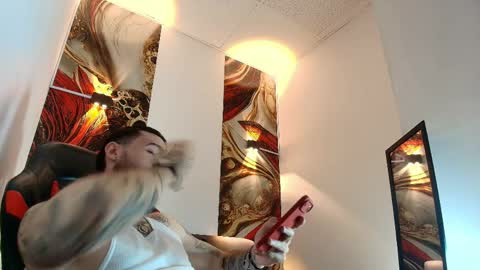 Snapshot of luke_davis01 chatting on 03/30/26, 01:12 LUKE online show from 03/30/26, 01:12