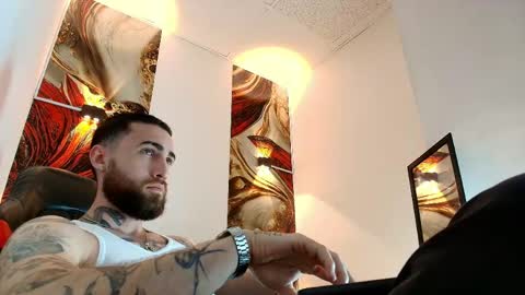 Snapshot of luke_davis01 chatting on 04/13/26, 01:16 LUKE online show from 04/13/26, 01:16