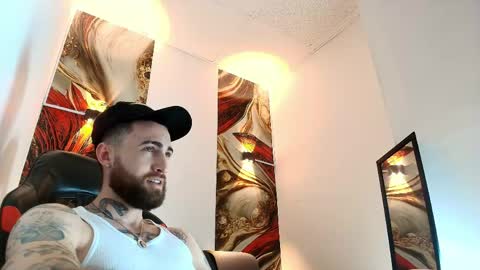 Snapshot of luke_davis01 chatting on 04/24/26, 01:02 LUKE online show from 04/24/26, 01:02