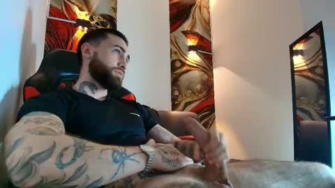 Snapshot of luke_davis01 chatting on 05/11/26, 02:45 LUKE online show from 05/11/26, 02:45