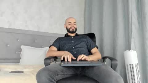 Snapshot of luke_diaz7 chatting on 02/21/25, 03:23 luke diaz7 online show from 02/21/25, 03:23