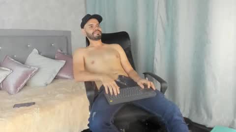 Snapshot of luke_diaz7 chatting on 02/24/25, 12:09 luke diaz7 online show from 02/24/25, 12:09