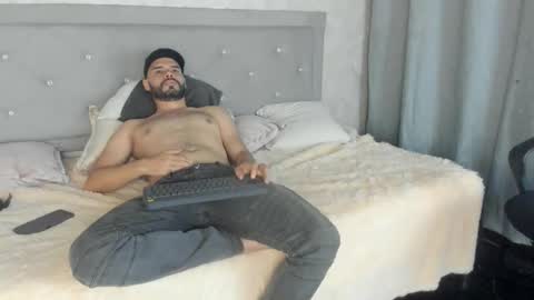 Snapshot of luke_diaz7 chatting on 02/25/25, 01:30 luke diaz7 online show from 02/25/25, 01:30