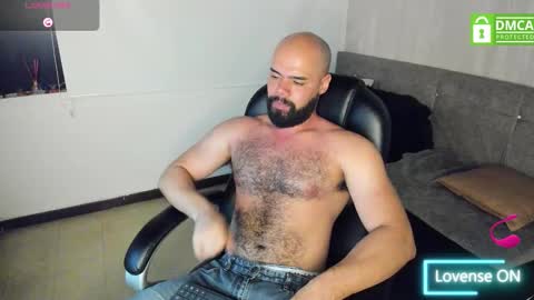 Snapshot of luke_diaz7 chatting on 10/30/25, 04:03 luke diaz7 online show from 10/30/25, 04:03