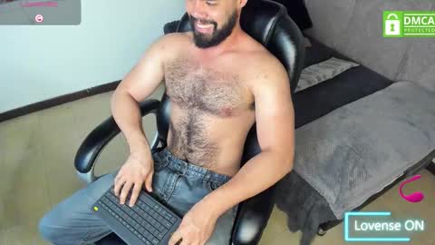 Snapshot of luke_diaz7 chatting on 11/23/25, 04:01 luke diaz7 online show from 11/23/25, 04:01