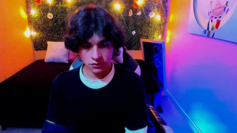 Snapshot of luke_howland chatting on 01/21/25, 08:21 Luke online show from 01/21/25, 08:21