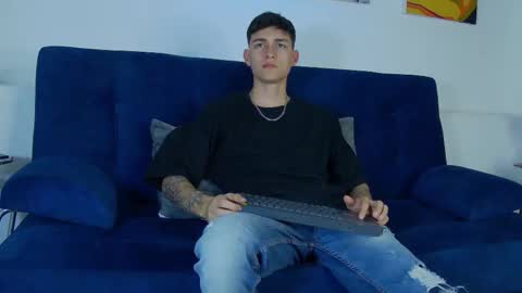 Snapshot of luke_savagge chatting on 10/12/25, 04:44 Luke online show from 10/12/25, 04:44