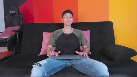 Snapshot of luke_savagge chatting on 10/18/25, 08:53 Luke online show from 10/18/25, 08:53