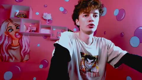 Snapshot of luke_sweet chatting on 12/03/25, 11:19 Luke online show from 12/03/25, 11:19