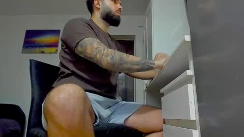 Snapshot of lukedenver chatting on 11/28/25, 01:47 Luke online show from 11/28/25, 01:47