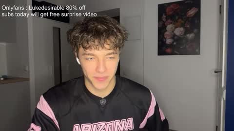 Snapshot of lukedesirable chatting on 02/20/26, 09:04 lukedesirable online show from 02/20/26, 09:04