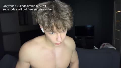 Snapshot of lukedesirable chatting on 03/03/26, 08:26 lukedesirable online show from 03/03/26, 08:26