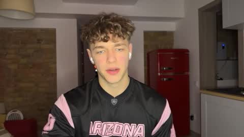 Snapshot of lukedesirable chatting on 03/06/26, 07:10 lukedesirable online show from 03/06/26, 07:10