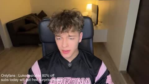 Snapshot of lukedesirable chatting on 03/15/26, 06:36 lukedesirable online show from 03/15/26, 06:36