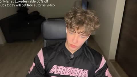 Snapshot of lukedesirable chatting on 04/03/26, 07:23 lukedesirable online show from 04/03/26, 07:23