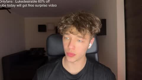 Snapshot of lukedesirable chatting on 04/15/26, 09:48 lukedesirable online show from 04/15/26, 09:48