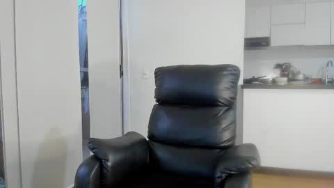 Snapshot of lukeglanton17 chatting on 03/07/26, 11:07 Luke online show from 03/07/26, 11:07