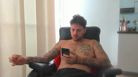 Snapshot of lukeglanton17 chatting on 04/13/26, 01:27 Luke online show from 04/13/26, 01:27