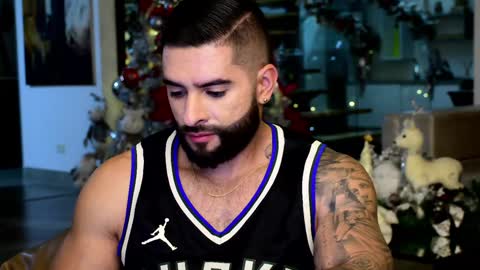 Snapshot of lukhass chatting on 01/08/25, 01:11 Lukhas f4f online show from 01/08/25, 01:11