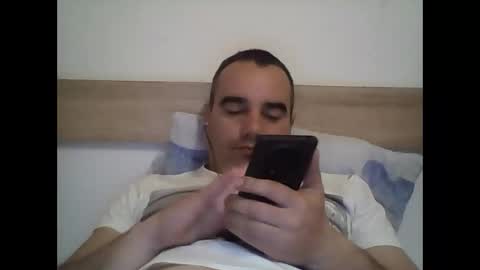 Snapshot of lukixxxx chatting on 02/16/26, 07:32 lukixxxx online show from 02/16/26, 07:32