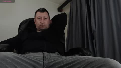 Snapshot of lukkee30 chatting on 05/03/26, 12:11 Sir Alex online show from 05/03/26, 12:11