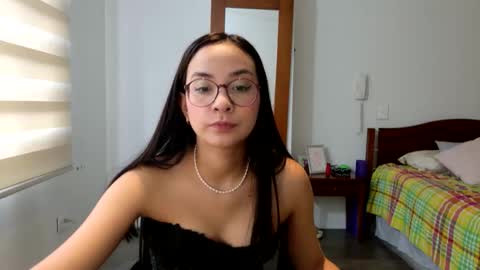 Snapshot of lulibee_ chatting on 03/30/26, 01:45 Luli online show from 03/30/26, 01:45