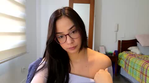 Snapshot of lulibee_ chatting on 04/03/26, 12:58 Luli online show from 04/03/26, 12:58