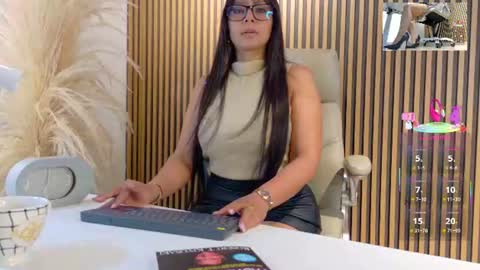 Snapshot of lulu_072 chatting on 06/21/26, 12:24 lulu online show from 06/21/26, 12:24
