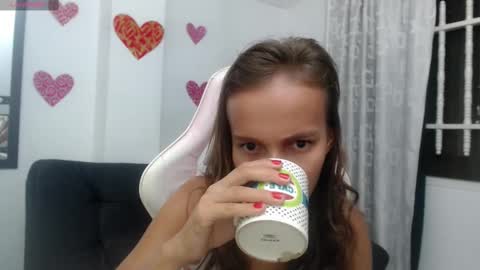 Snapshot of lulu_25_ chatting on 12/27/24, 05:52 Lulu online show from 12/27/24, 05:52