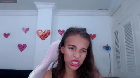 Snapshot of lulu_25_ chatting on 12/28/24, 04:51 Lulu online show from 12/28/24, 04:51