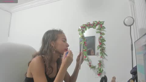 Snapshot of lulu_25_ chatting on 01/14/25, 07:53 Lulu online show from 01/14/25, 07:53