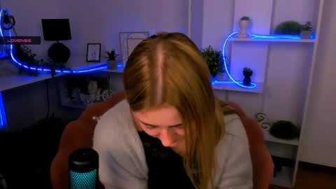 Lily online show from 05/07/26, 09:09