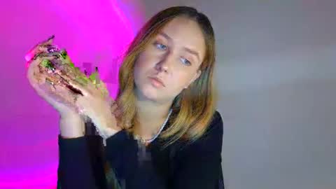 Snapshot of lulu_baby1 chatting on 10/20/25, 02:50 Lulu Baby18 online show from 10/20/25, 02:50