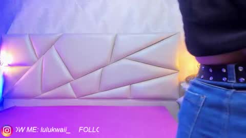 Snapshot of lulu_kawai chatting on 12/15/25, 08:02 lulu online show from 12/15/25, 08:02