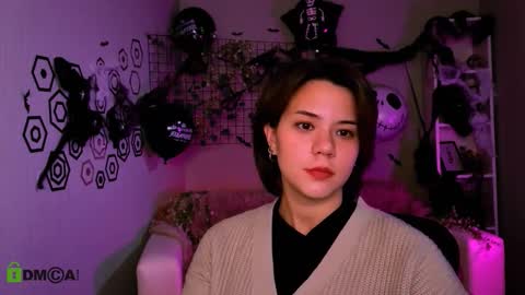 Snapshot of lulu_miss chatting on 10/21/25, 10:27 Lulu online show from 10/21/25, 10:27