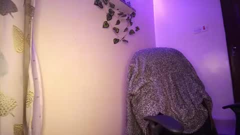 lulu_sparks1 online show from 09/17/25, 07:10