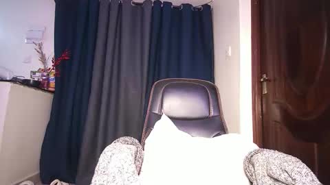 lulu_sparks1 online show from 01/15/26, 07:17