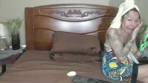 Snapshot of lulu_wild chatting on 04/07/26, 10:48 lulu_wild online show from 04/07/26, 10:48