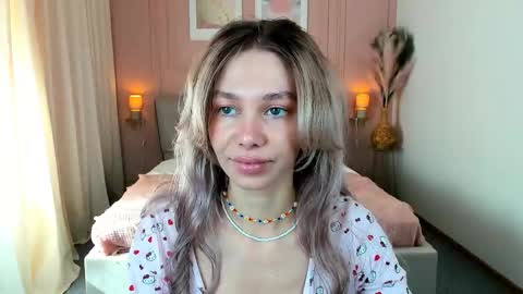 Snapshot of lulualise chatting on 04/26/26, 12:58 Alise online show from 04/26/26, 12:58