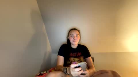 Snapshot of lulubaby03 chatting on 09/17/25, 01:51 lulubaby03 online show from 09/17/25, 01:51