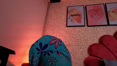 Snapshot of luly_blue chatting on 06/25/26, 04:12 Luly online show from 06/25/26, 04:12