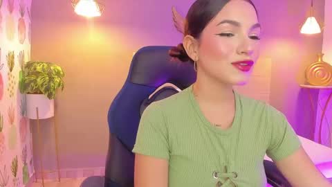 Snapshot of luma_sky chatting on 09/25/25, 02:37 L U M A online show from 09/25/25, 02:37