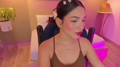 Snapshot of luma_sky chatting on 10/02/25, 02:40 L U M A online show from 10/02/25, 02:40