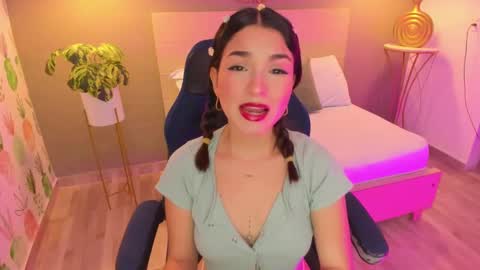 Snapshot of luma_sky chatting on 10/05/25, 02:54 L U M A online show from 10/05/25, 02:54
