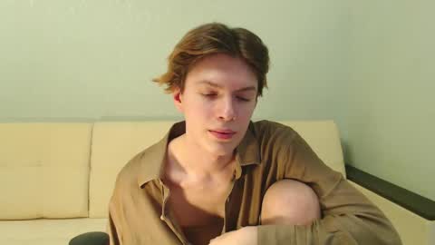 Snapshot of lumeris chatting on 12/31/24, 02:03 Felix online show from 12/31/24, 02:03